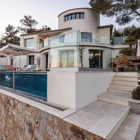 Beautiful 4 Bedrooms With Pool And Garden * Saint-Raphaël