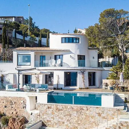 Villa Beautiful 4 Bedrooms With Pool And Garden