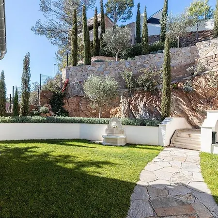 Villa Beautiful 4 Bedrooms With Pool And Garden *
