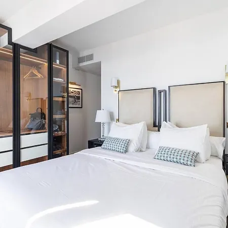 Beautiful 4 Bedrooms With Pool And Garden