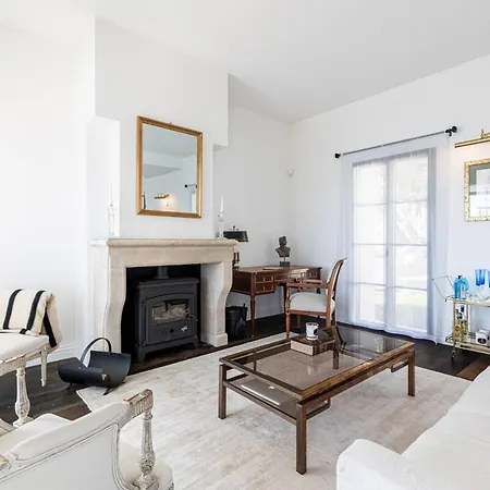 Beautiful 4 Bedrooms With Pool And Garden Villa Saint-Raphael (Var)