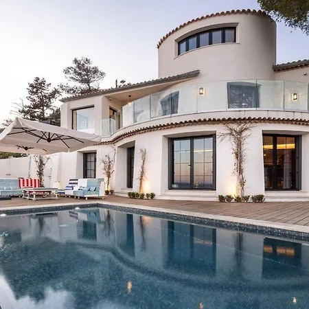 Beautiful 4 Bedrooms With Pool And Garden Villa Saint-Raphael (Var)