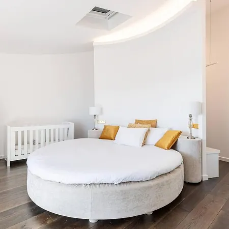 Beautiful 4 Bedrooms With Pool And Garden *