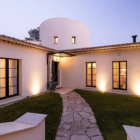 Villa Beautiful 4 Bedrooms With Pool And Garden Saint-Raphael (Var)